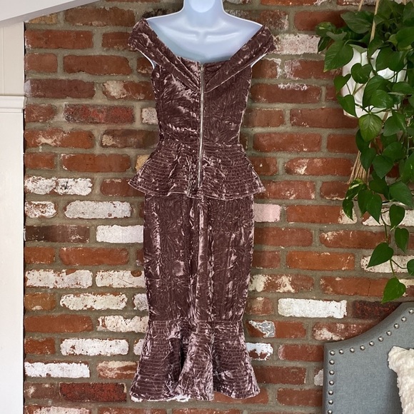 L’ Atiste Lavender Crushed Velvet Off the Shoulder Midi Dress size small summer - Picture 10 of 14